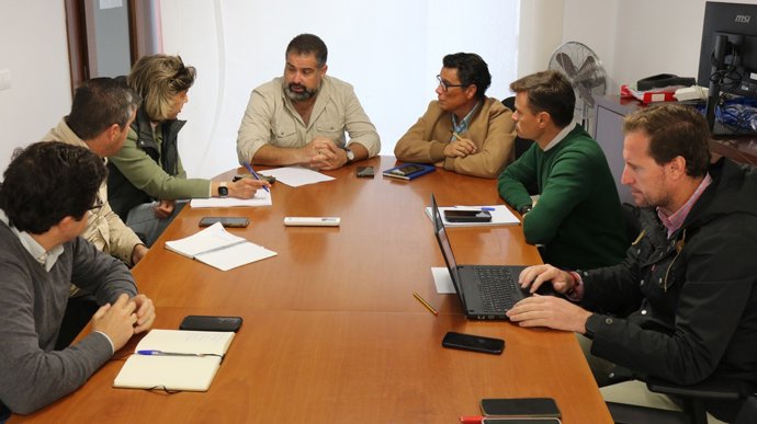 Reunión del alcalde de Cartaya, Manuel Barroso, con los Servicios Técnicos Municipales.