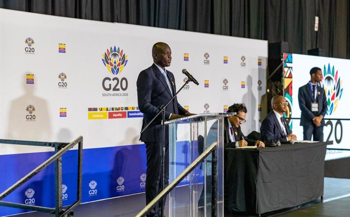 Archivo - El ministro de Exteriores de Sudáfrica, Ronald Lamola, durante una rueda de prensa en febrero de 2025 (archivo)