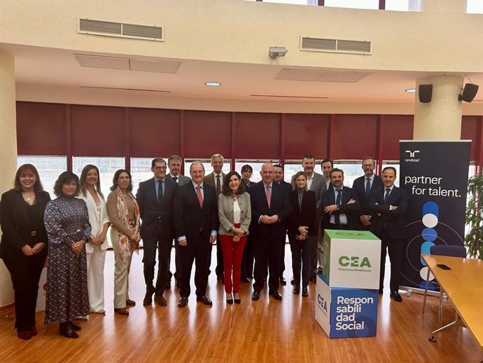 La consejera de Empleo, Empresas y Trabajo Autónomo, Rocío Blanco, en la presentación de 'Propuestas para impulsar el mercado laboral andaluz' elaborado por la consultora Randstad. A 17 de noviembre  (Sevilla)