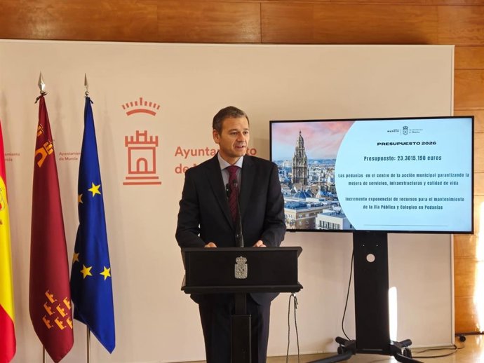 El concejal de Pedanías y Vertebración Territorial, Marco Antonio Fernández, presenta las cuentas de su departamento para 2026