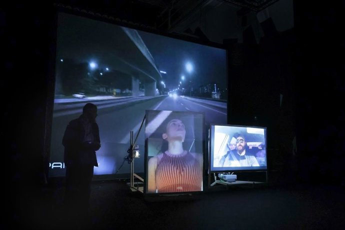 La companyia catalana Serrucho posa en escena, el pròxim 22 de novembre en La Mutant de València, l'espectacle 'Fogonazo', que "promou una mirada lenta enfront de l'excés visual".