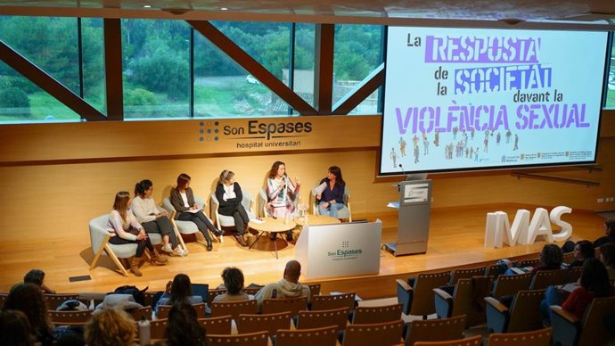Ponentes en la jornada 'La respuesta de la sociedad ante la violencia sexual'