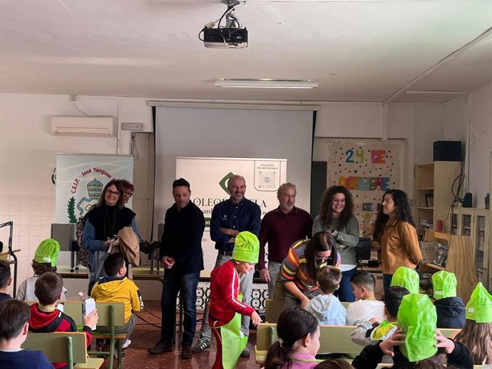 Desayuno saludable enmarcado en el programa 'Degusta Jaén en tu colegio'.