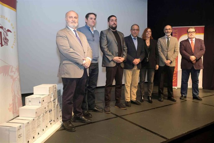 La Universidad de Sevilla rinde homenaje al fotógrafo Jesús Martín Cartaya, fallecido el pasado mes de diciembre.
