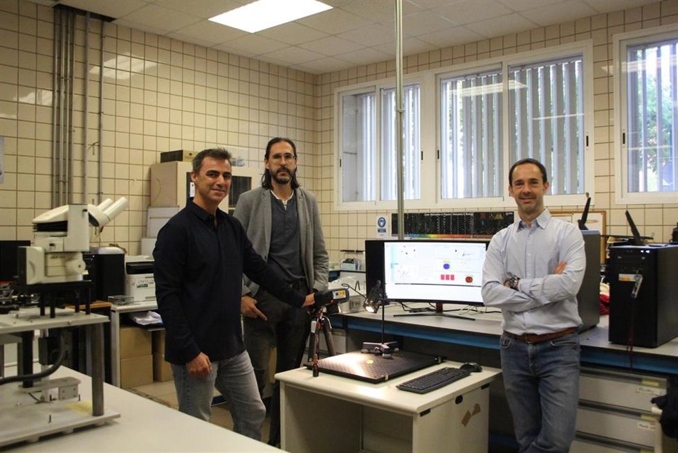 José Manuel Navas García, Bernabé Alonso Fariñas y Alejandro Barriga Rivera. Investigadores de la Universidad de Sevilla (US)