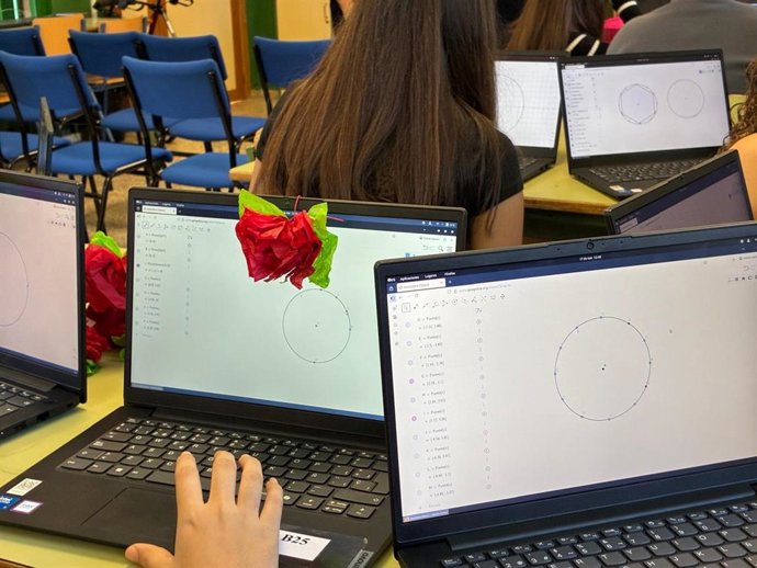 Uno de los proyectos educativos impulsados por la Junta de Andalucía por el Día Internacional del Flamenco en los centros educativos de Almería.