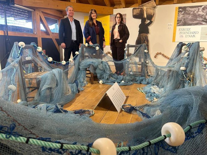 Inauguración de la muestra 'En el embate de la ola. Mujeres y mar en el siglo XX' en Arrantzaleen Museoa, en Bermeo.
