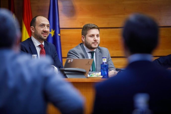 El consejero de Fomento, Nacho Hernando, intervene en la Comisión de Presupuestos de las Cortes de Castilla-La Mancha.