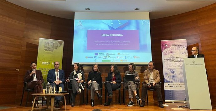 Jornada de clausura del Plan Complementario de Biotecnología aplicada a la Salud en la que ha participado la directora general de Planificación de la Investigación de la Consejería de Universidad.