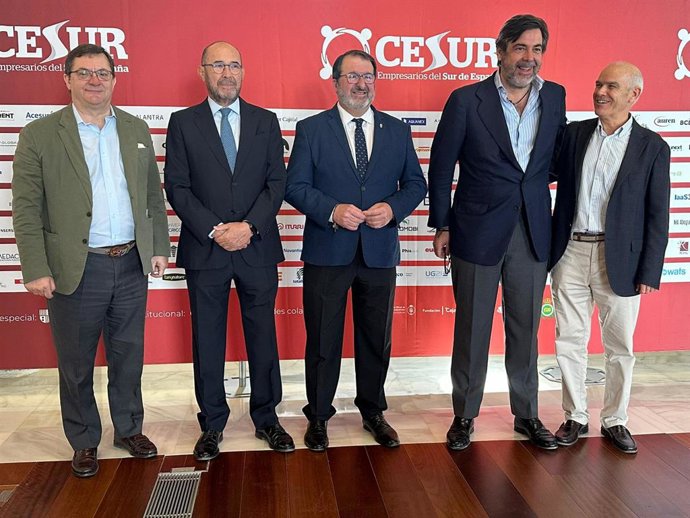 Archivo - El encuentro 'La economía andaluza en un mundo en transformación' está organizado por el Observatorio Económico de Andalucía (OEA) y la Asociación de Empresarios del Sur de España (Cesur). Imagen de archivo.