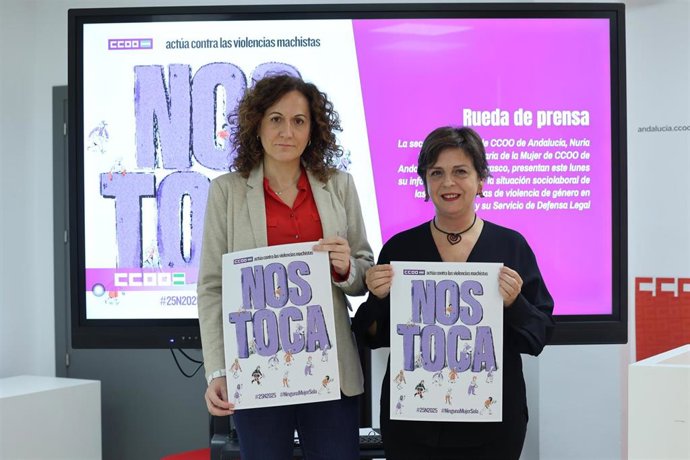 La secretaria general de CCOO de Andalucía, Nuria López, y la secretaria de la Mujer, Yolanda Carrasco, en la presentación del informe anual que el sindicato elabora desde 2011 sobre la violencia machista en Andalucía con motivo del 25N.