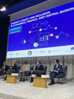 La subgobernadora del Banco de España, Soledad Núñez, en la conferencia 'Diversity, Equity and Inclusion in Economics, Finance, and Central Banking' en París (Francia).