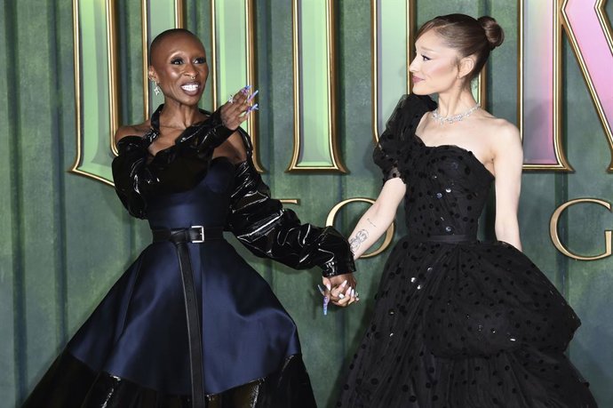 Nueve días de cárcel para el fan que asaltó a Ariana Grande durante el estreno de Wicked Parte 2