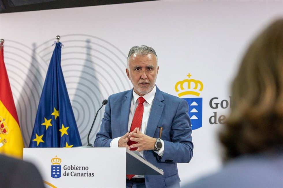 Archivo - El ministro de Política Territorial y Memoria Democrática, Ángel Víctor Torres