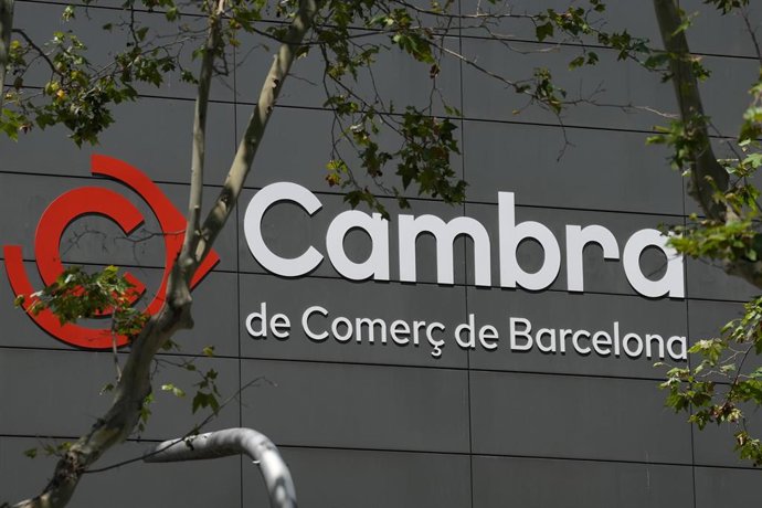 Archivo - Fachada de la Cámara de Barcelona.