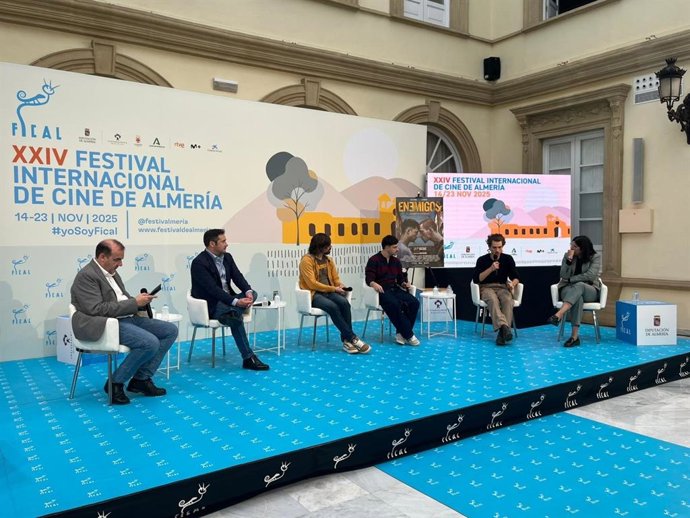 Presentación de 'Enemigos' en el Patio de Luces de la Diputación Provincial, durante la rueda de prensa celebrada en el marco de la XXIV edición del Festival Internacional de Cine de Almería (Fical).