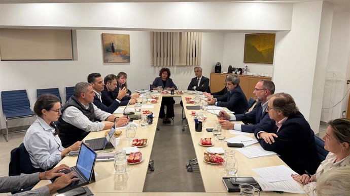 Reunión de la Mesa de Diálogo Permanente entre el Govern y el Cuerpo Consular.