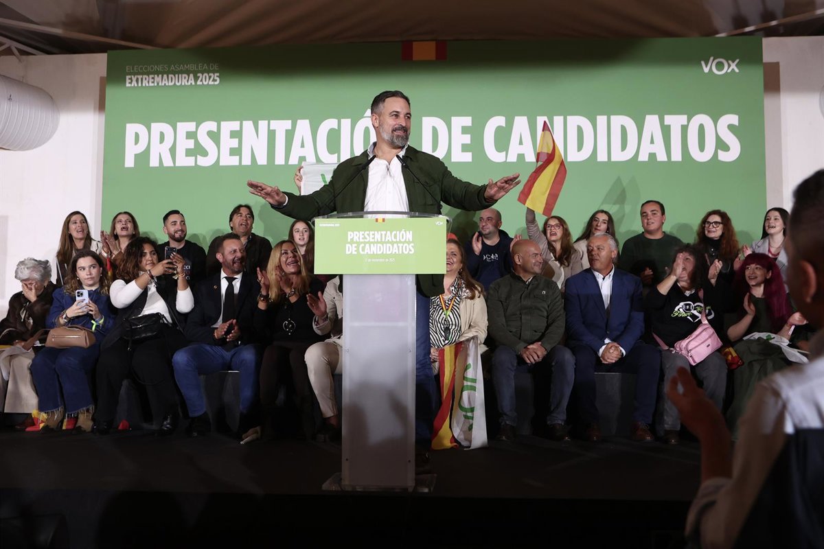 Abascal advierte a Guardiola que si necesita a Vox para gobernar tras el 21D  o pasa por el aro, o repite elecciones 