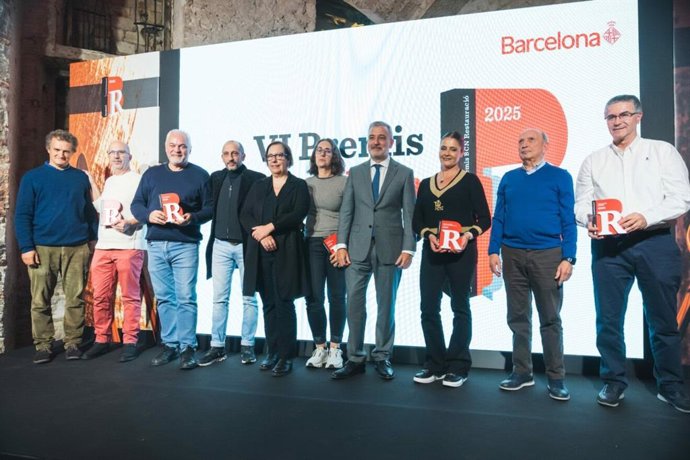 Foto de familia de los Premios Barcelona Restauració.