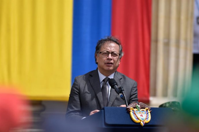 Archivo - Arquivo - 26 de junho de 2023, Bogotá, Cundinamarca, Colômbia: O presidente colombiano Gustavo Petro discursa durante a cerimônia de homenagem aos soldados e indígenas que ajudaram no resgate das crianças desaparecidas durante a 'Operacion Esper