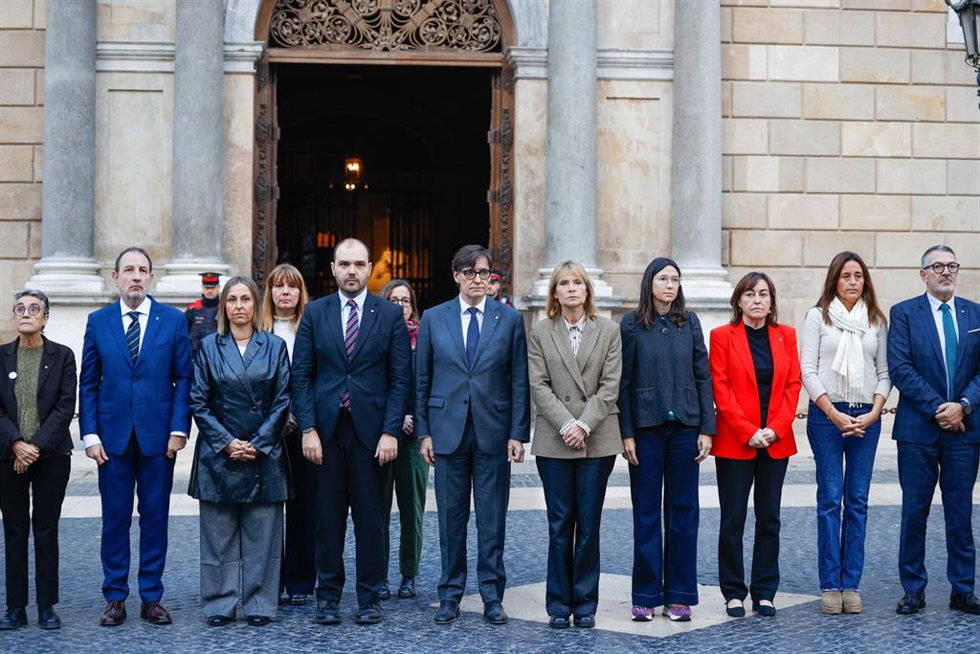 Illa encabeza un minuto de silencio por la última víctima de violencia machista en Barcelona