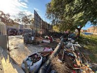 Los Mossos investigan las causas del incendio en un asentamiento en Barcelona