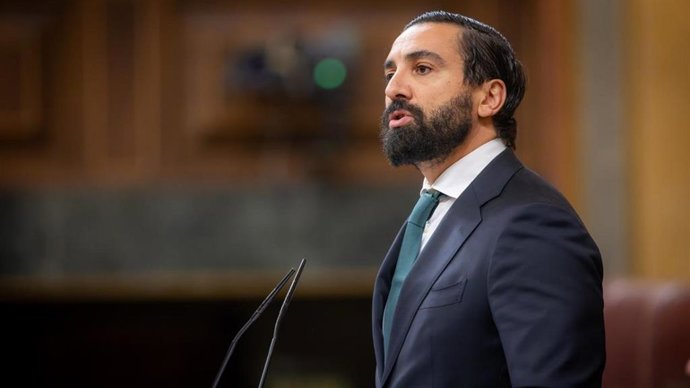 El diputado de Vox en Cortes por Granada, Jacobo Robatto