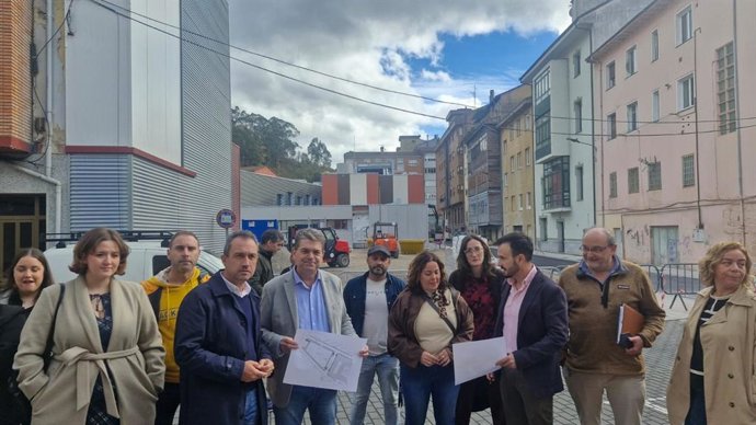 El consejero Ovidio Zapico anuncia la construcción de 30 viviendas públicas para alquiler asequible en Sotrondio.
