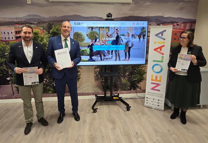 José Ignacio Jiménez, Nicolás Ruiz y Beatriz Valverde en la presentación de la 'Semana de la alianza Neolaia'.
