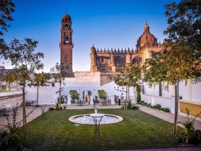 Archivo - Bodegas Tío Pepe de González Byass en Jerez.
