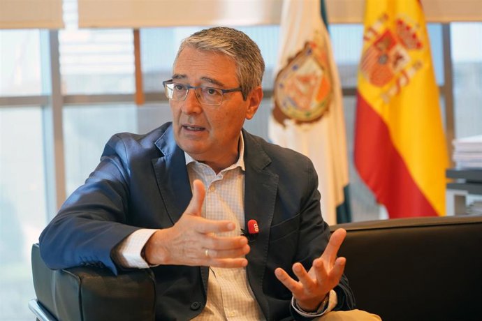 Archivo - El presidente de la Diputación de Málaga, Francisco Salado.