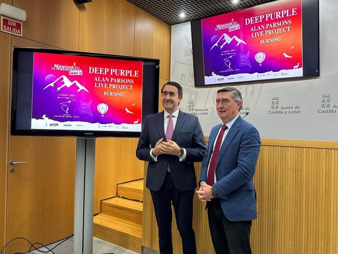 El consejero de Medio Ambiente, Vivienda y Ordenación del Territorio, Juan Carlos Suárez-Quiñones, presenta el cartel completo de Músicos en la Naturaleza.