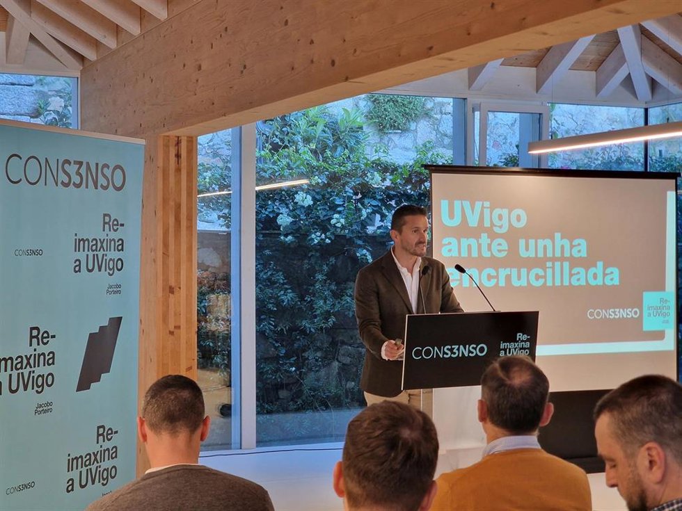 Jacobo Porteiro en la presentación de su candidatura a rector de la UVigo.