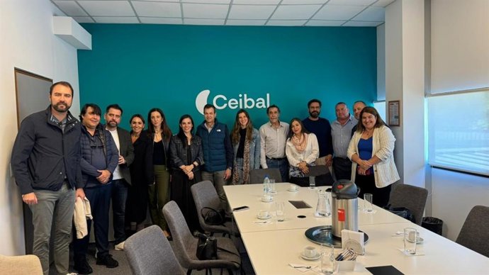 Fran González en la visita a Ceibal en Montevideo.