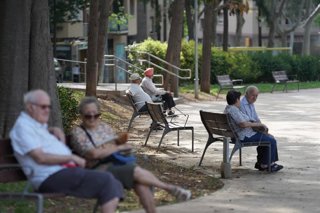 Varias personas en un parque, a 17 de septiembre de 2025