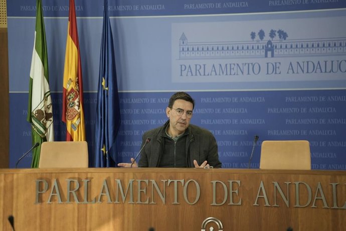 El portavoz de Presidencia del PSOE-A, Mario Jiménez, este martes en el Parlamento