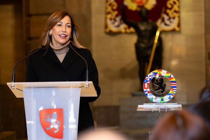 La alcaldesa de Zaragoza, Natalia Chueca, en rueda de prensa este martes.