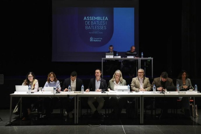 El presidente del Consell de Mallorca, Llorenç Galmés, preside la Asamblea de Alcaldes y Alcaldesas celebrada la mañana de este martes en Sant Llorenç des Cardassar.