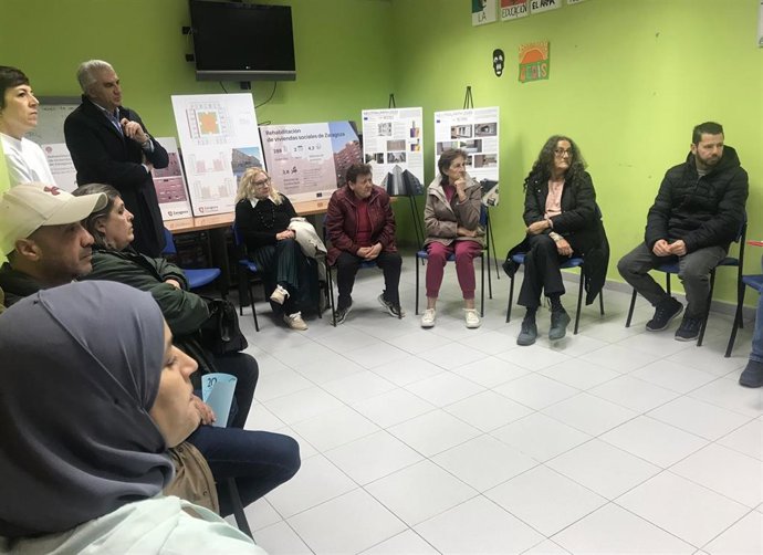 El concejal delegado de Vivienda del Ayuntamiento de Zaragoza, José Miguel Rodrigo, asiste a una reunion del CEDIS en el Actur