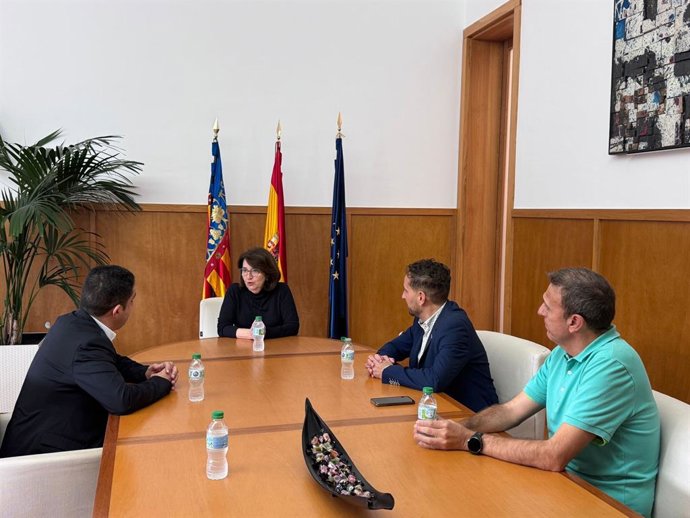 Reunió entre la Universitat d'Alacant (UA) i l'Ajuntament d'Alcoi sobre les PAU