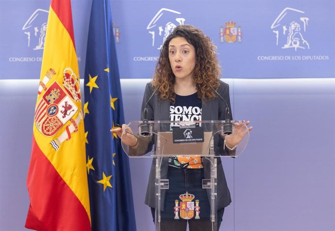 Archivo - La diputada de Sumar Aina Vidal durante una rueda de prensa, posterior a la Junta de Portavoces, en el Congreso, a 14 de octubre de 2025, en Madrid (España).