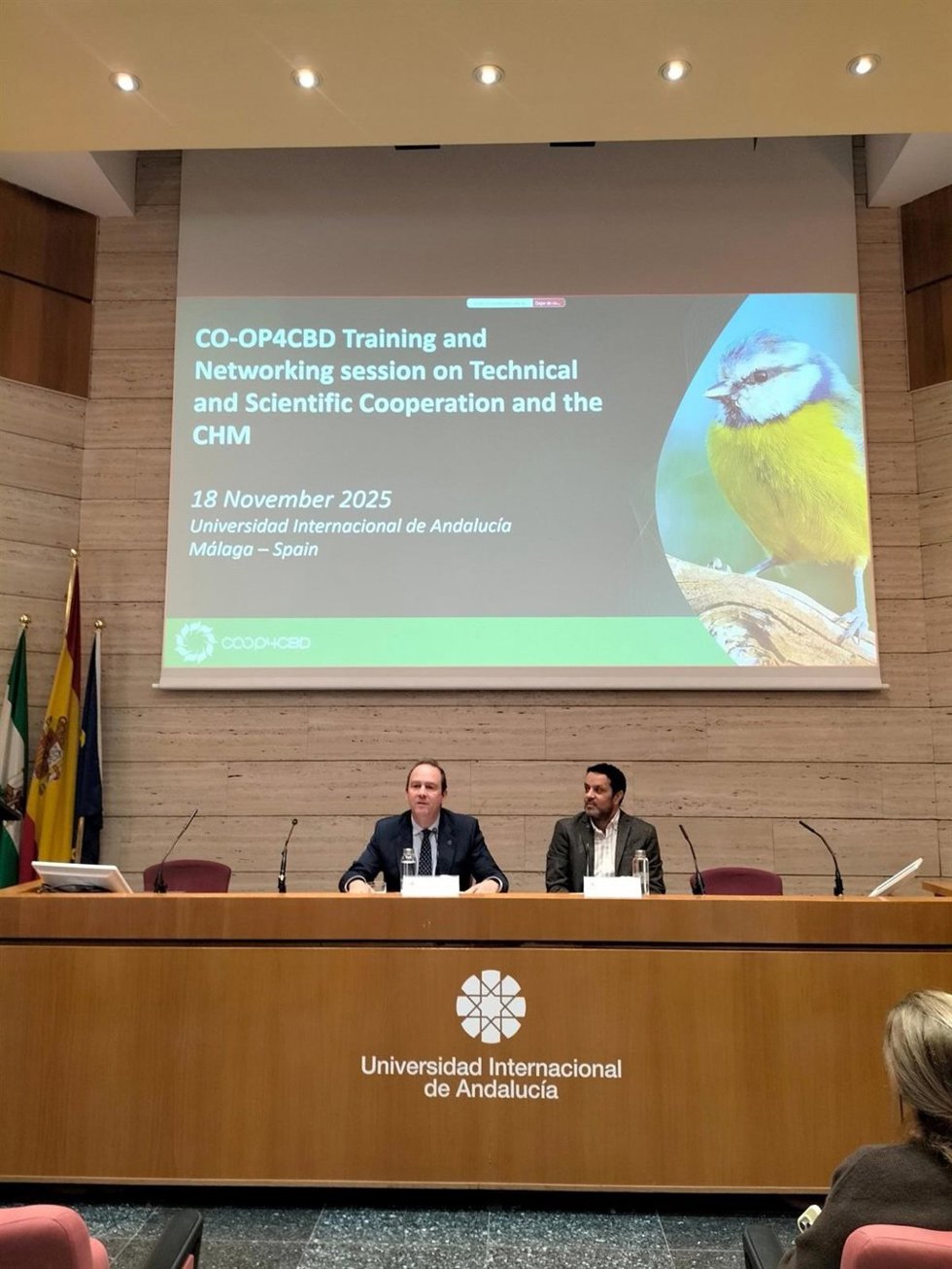 El rector de la UNIA, José Ignacio García, y el director de la UIC-Med, Maher Mahjoub, durante el acto inaugural del encuentro CO-OP4CBD Training and Networking Session on Technical and Scientific Cooperation and the CHM