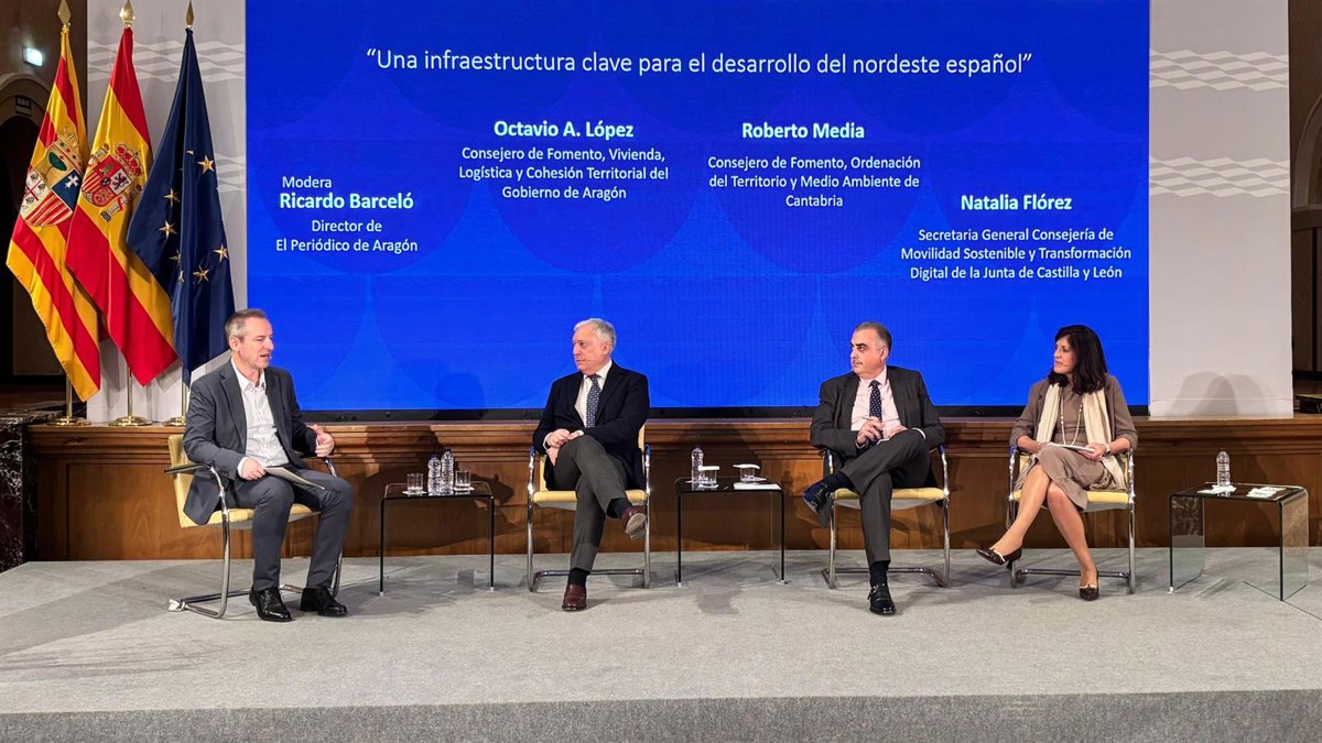 Cantabria reclama en Zaragoza infraestructuras de transporte para no ser  una comunidad de segunda  en comunicaciones