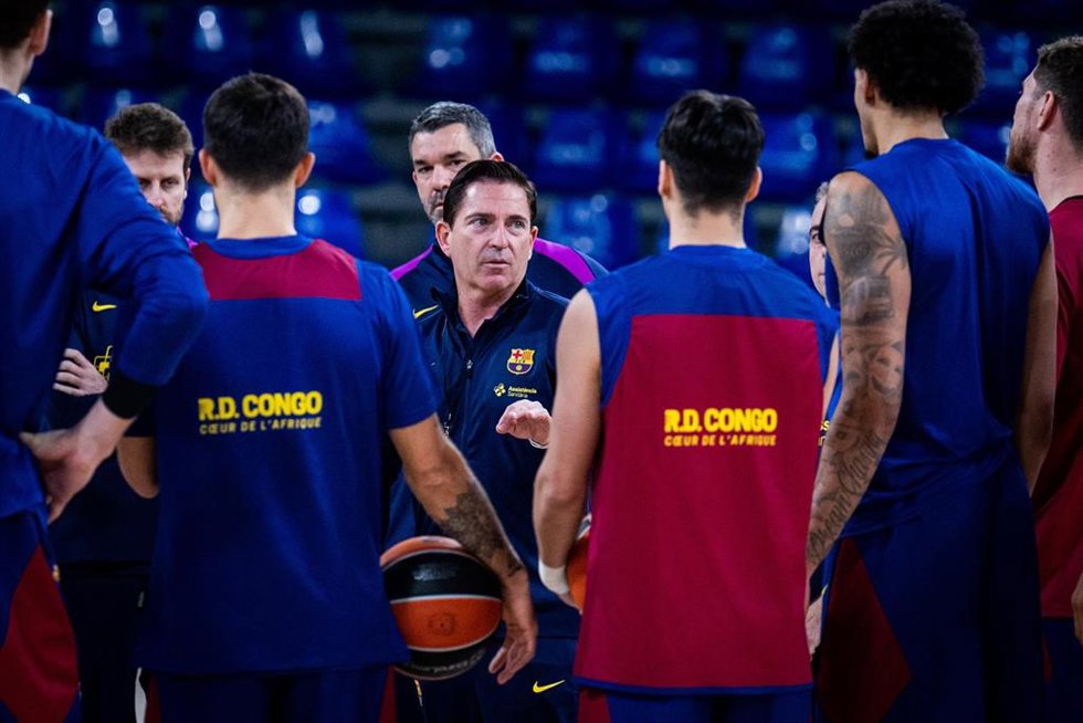 Primer entrenamiento del Bara de baloncesto con el nuevo entrenador, Xavi Pascual, el 18 de noviembre de 2025 en el Palau Blaugrana