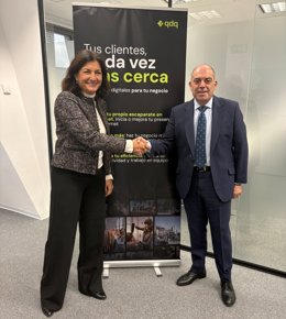 La CEO de qdq, Nieves Franco y el presidente de ATA, Lorenzo Amor