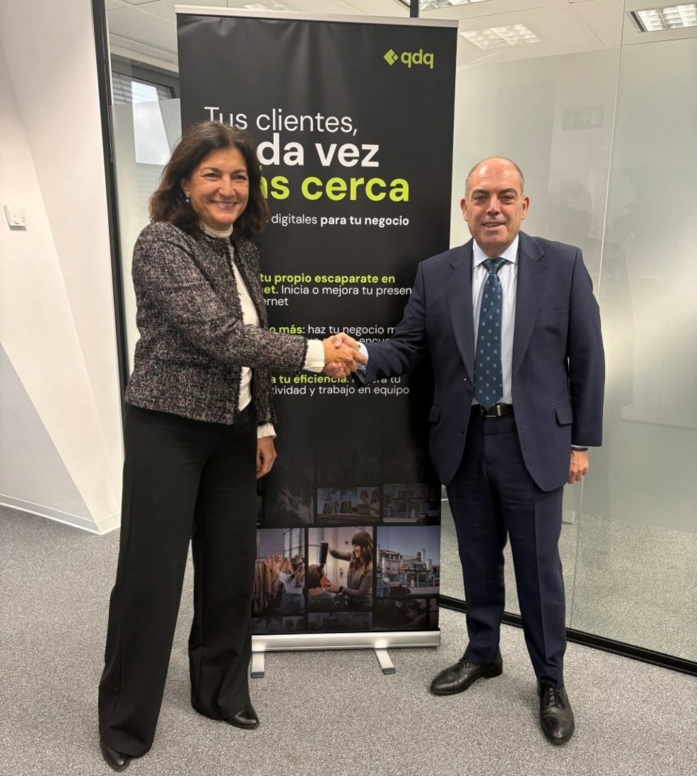 La CEO de qdq, Nieves Franco y el presidente de ATA, Lorenzo Amor