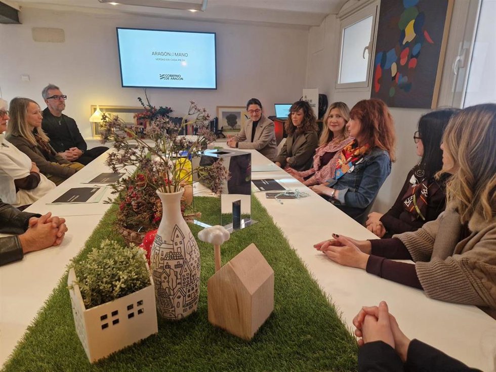 Presentación de la marca de calidad de artesanía 'Aragón a mano' en el estudio de Ana Bendicho.