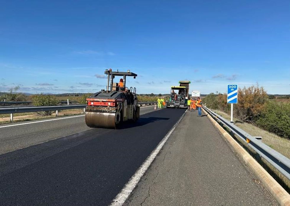 Trabajos de mejora en una carretera