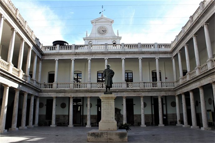 Archivo - Claustro de la Universitat de València