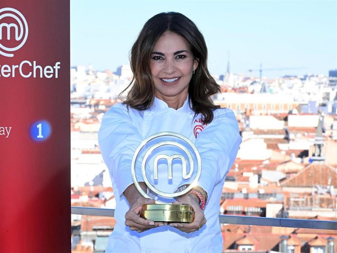Mariló Montero posa durante el junket tras proclamarse ganadora de 'MasterChef Celebrity 10'